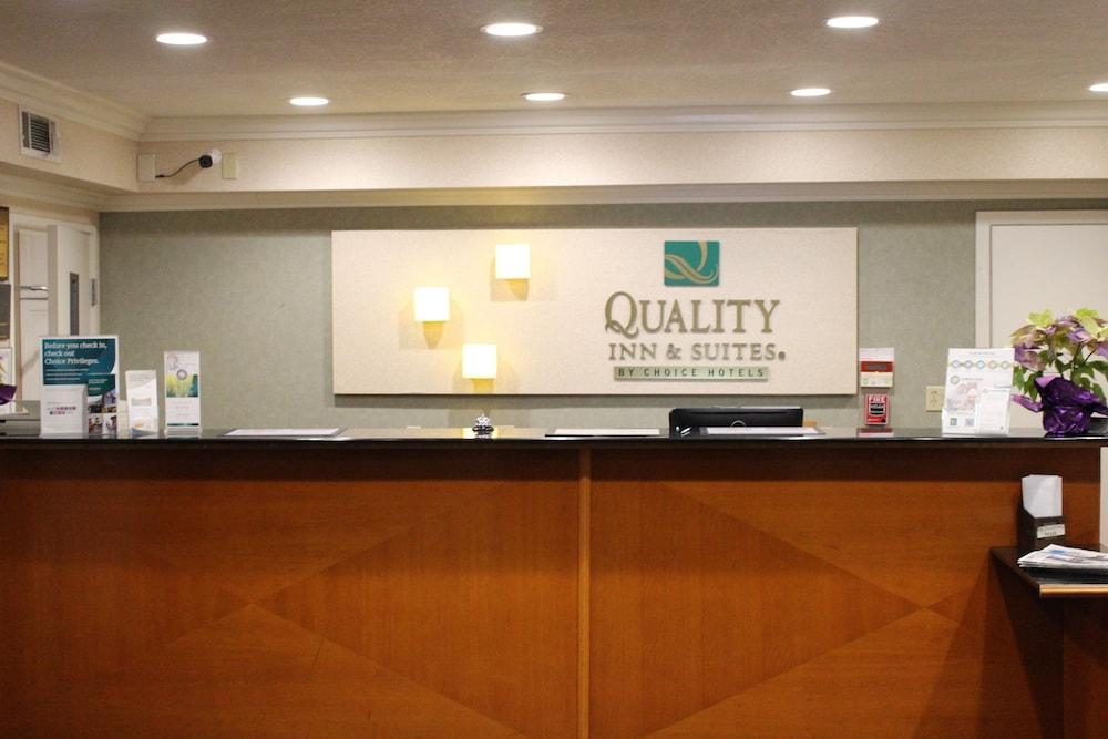 Quality Inn & Suites Oceanside Near Camp Pendleton Buitenkant foto